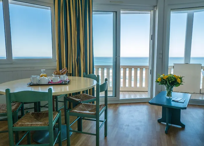 Aparthotel & Golf Eugenie 4*